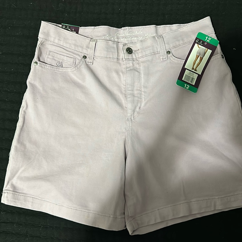 Gloria Vanderbilt shorts
